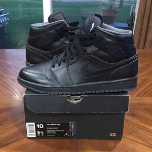 NIKE Air Jordan 1 Retro Mid Blacked Out New w/ Box